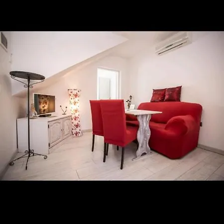 Studio Luna Apartment *